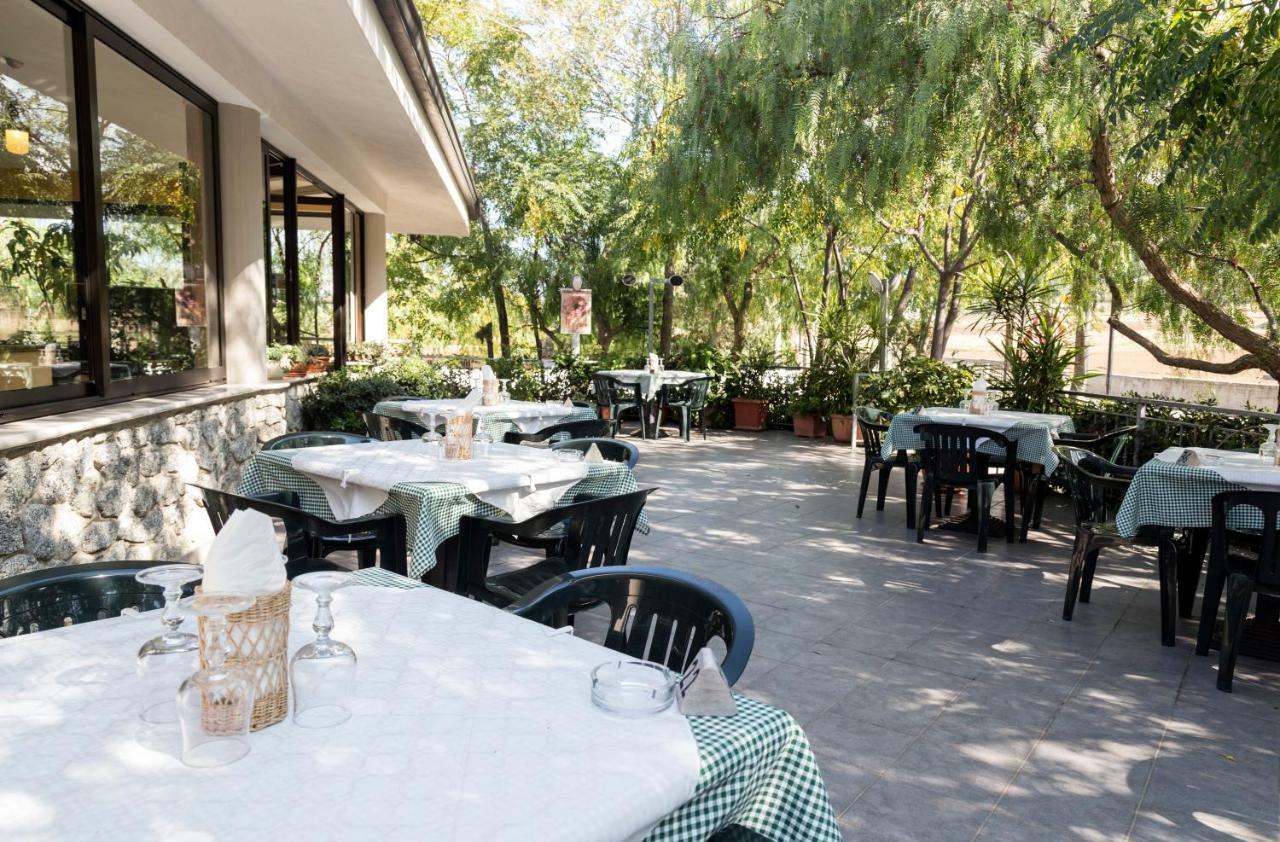 Happy Days Aparthotel Capo Vaticano Exterior photo