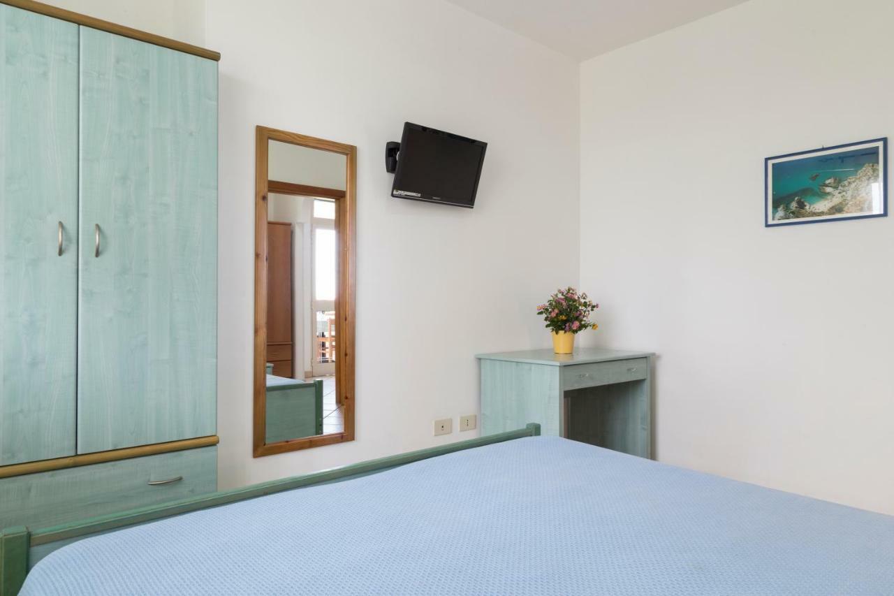 Happy Days Aparthotel Capo Vaticano Exterior photo