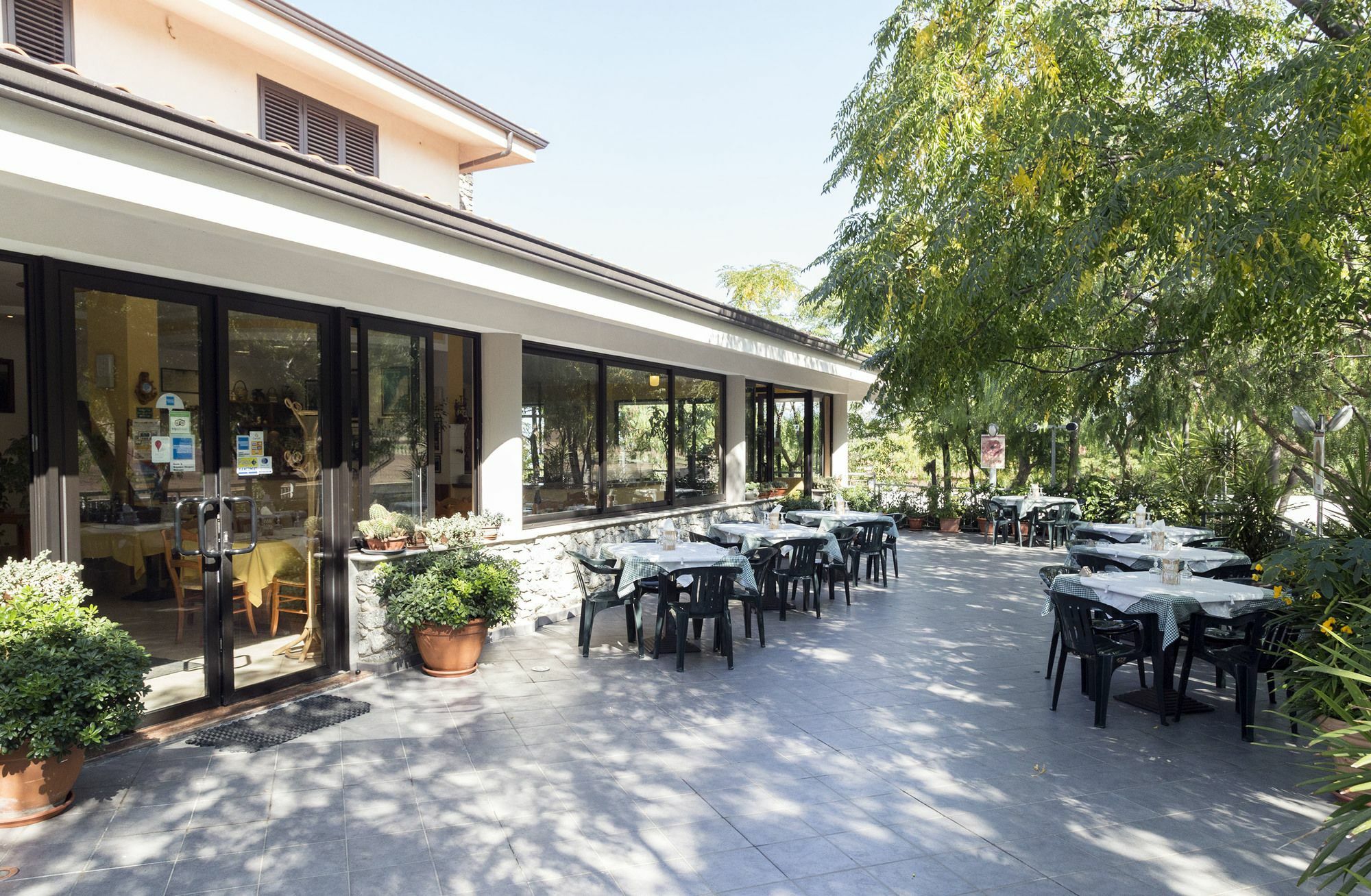 Happy Days Aparthotel Capo Vaticano Exterior photo