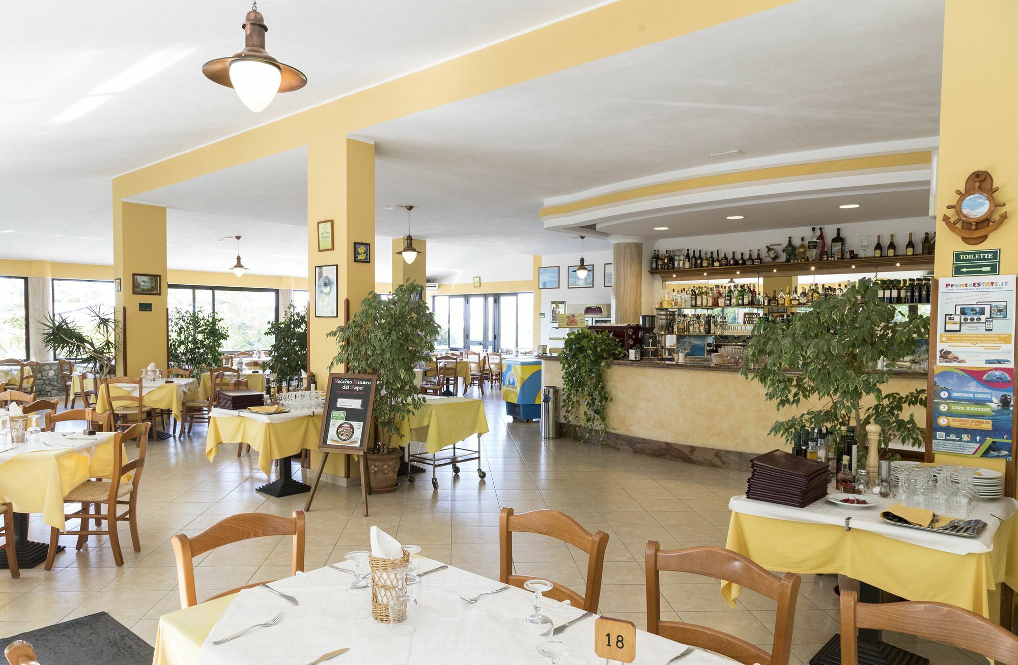 Happy Days Aparthotel Capo Vaticano Exterior photo
