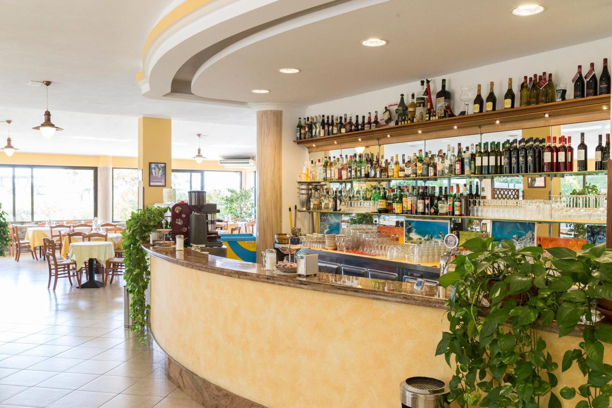 Happy Days Aparthotel Capo Vaticano Exterior photo