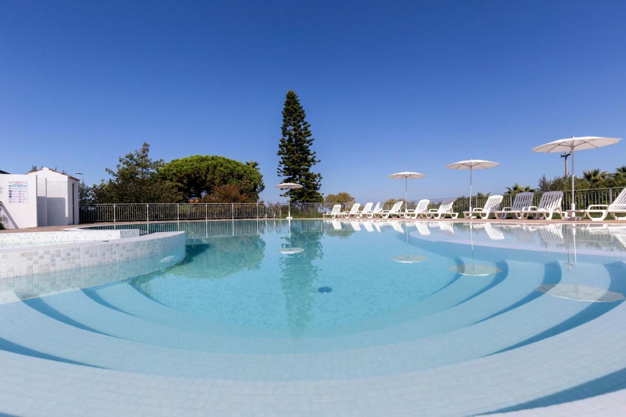 Happy Days Aparthotel Capo Vaticano Exterior photo
